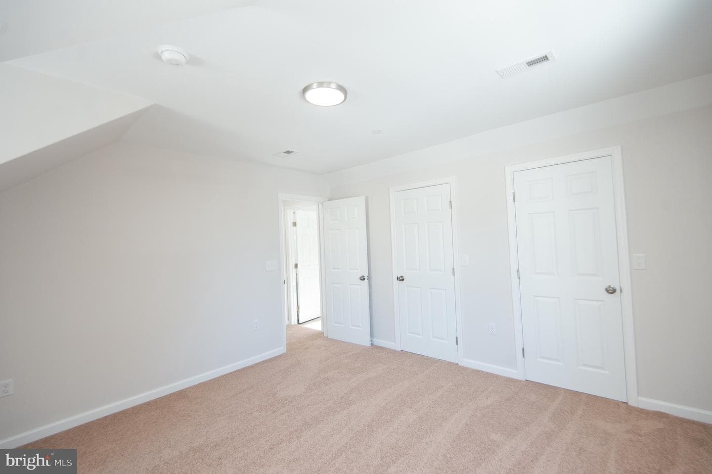 107 Railroad Avenue photo 29