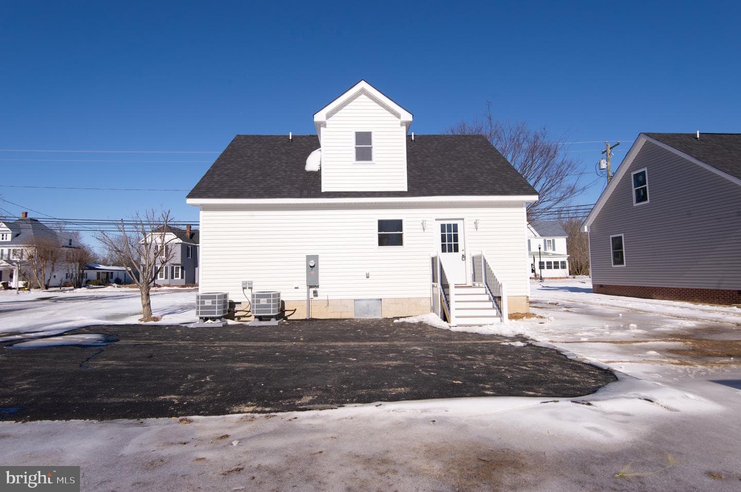 107 Railroad Avenue photo 32