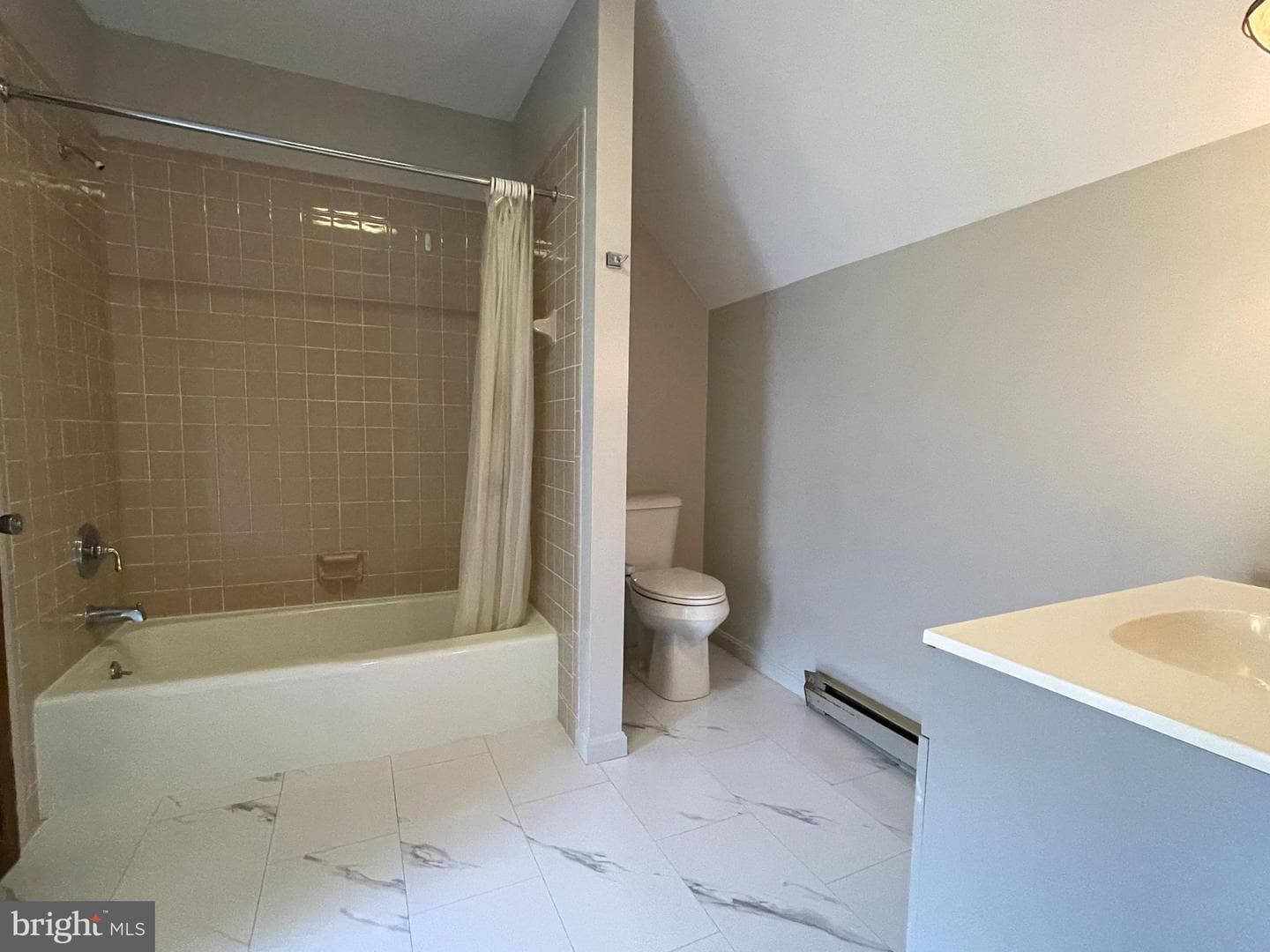 307 Willis Street photo 9