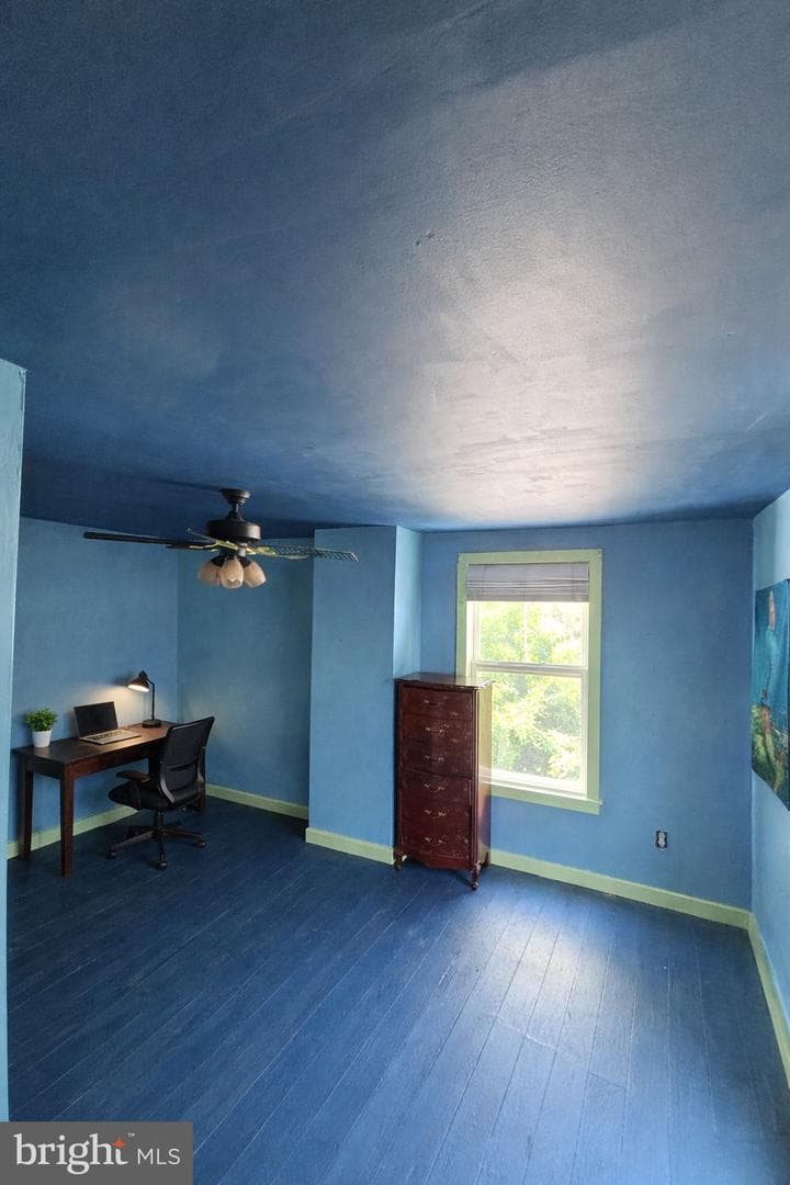 810 Locust Street photo 8