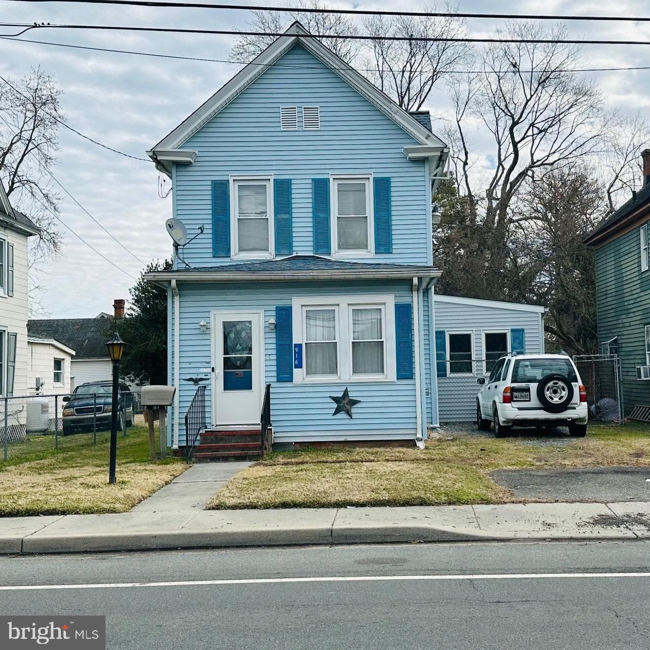 916 Race Street photo 2