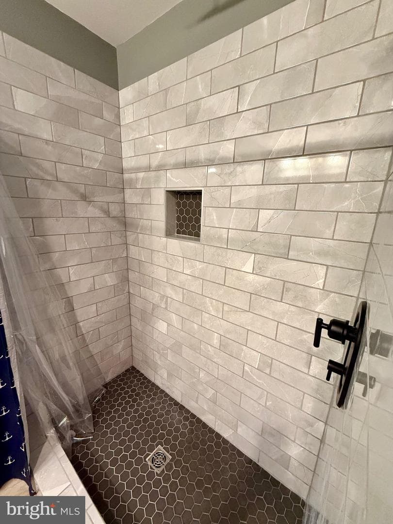 6941 Hubbard Road photo 68