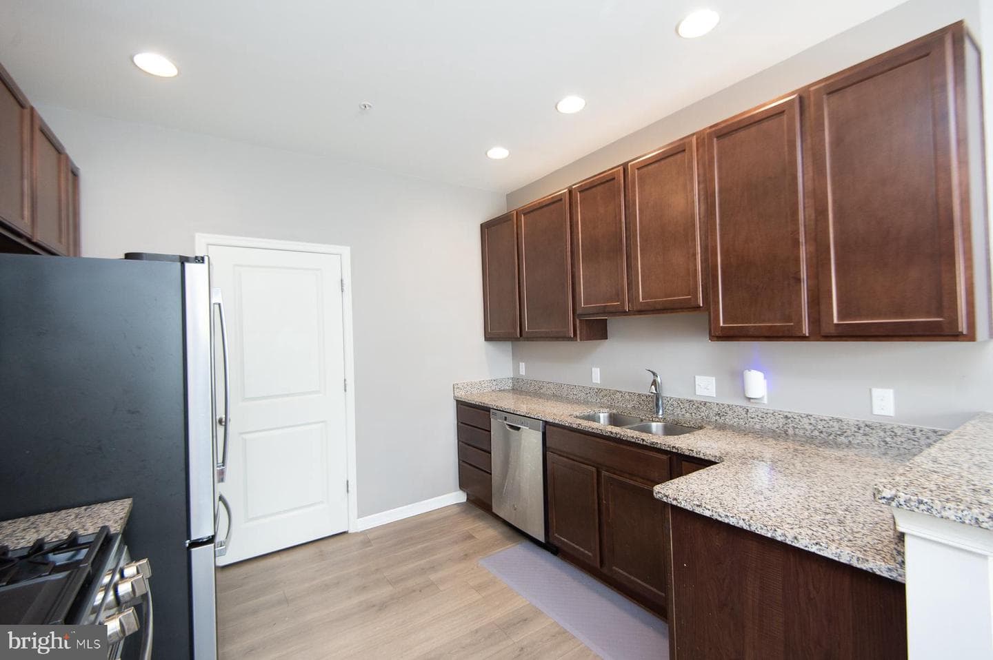 159 Regulator Drive N photo 10