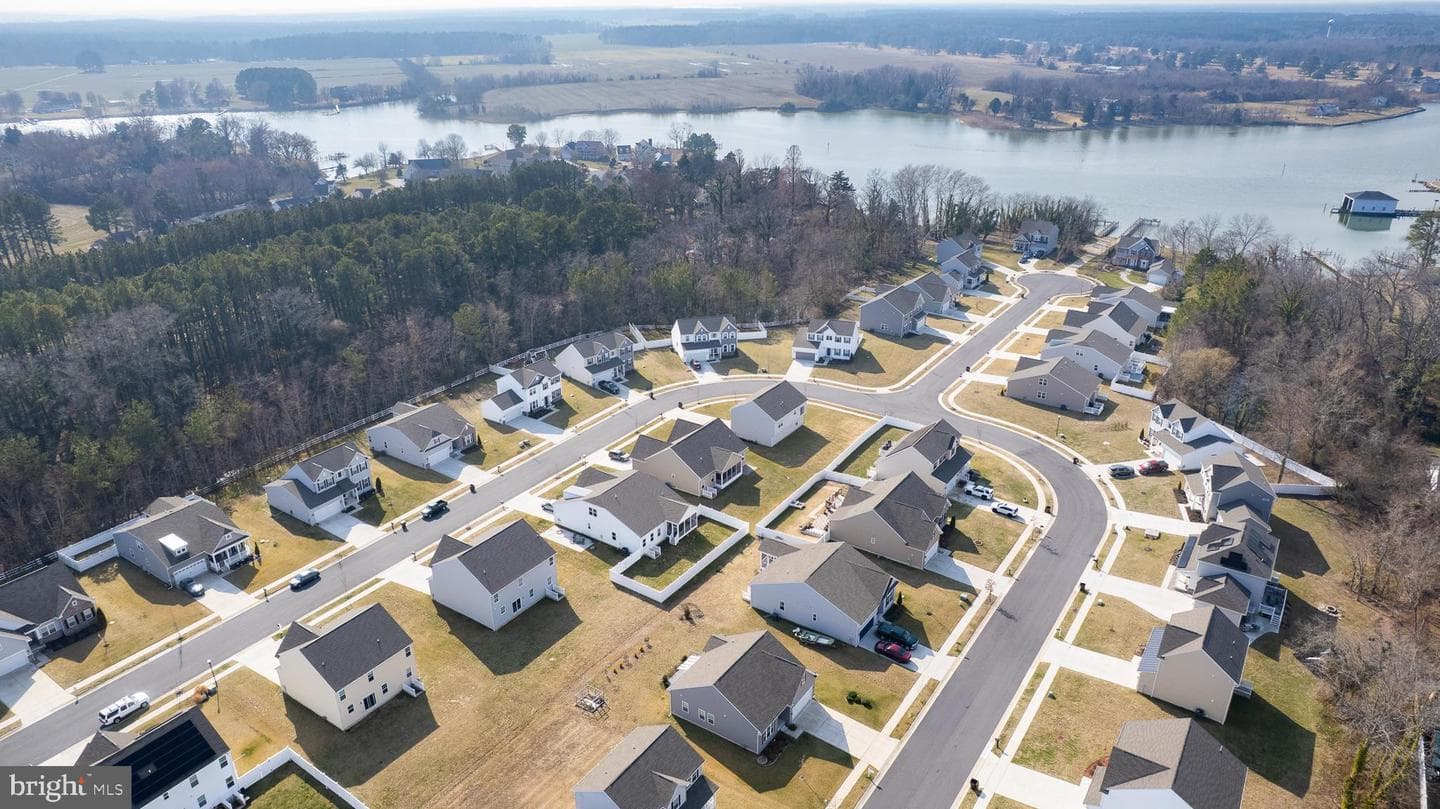 159 Regulator Drive N photo 30