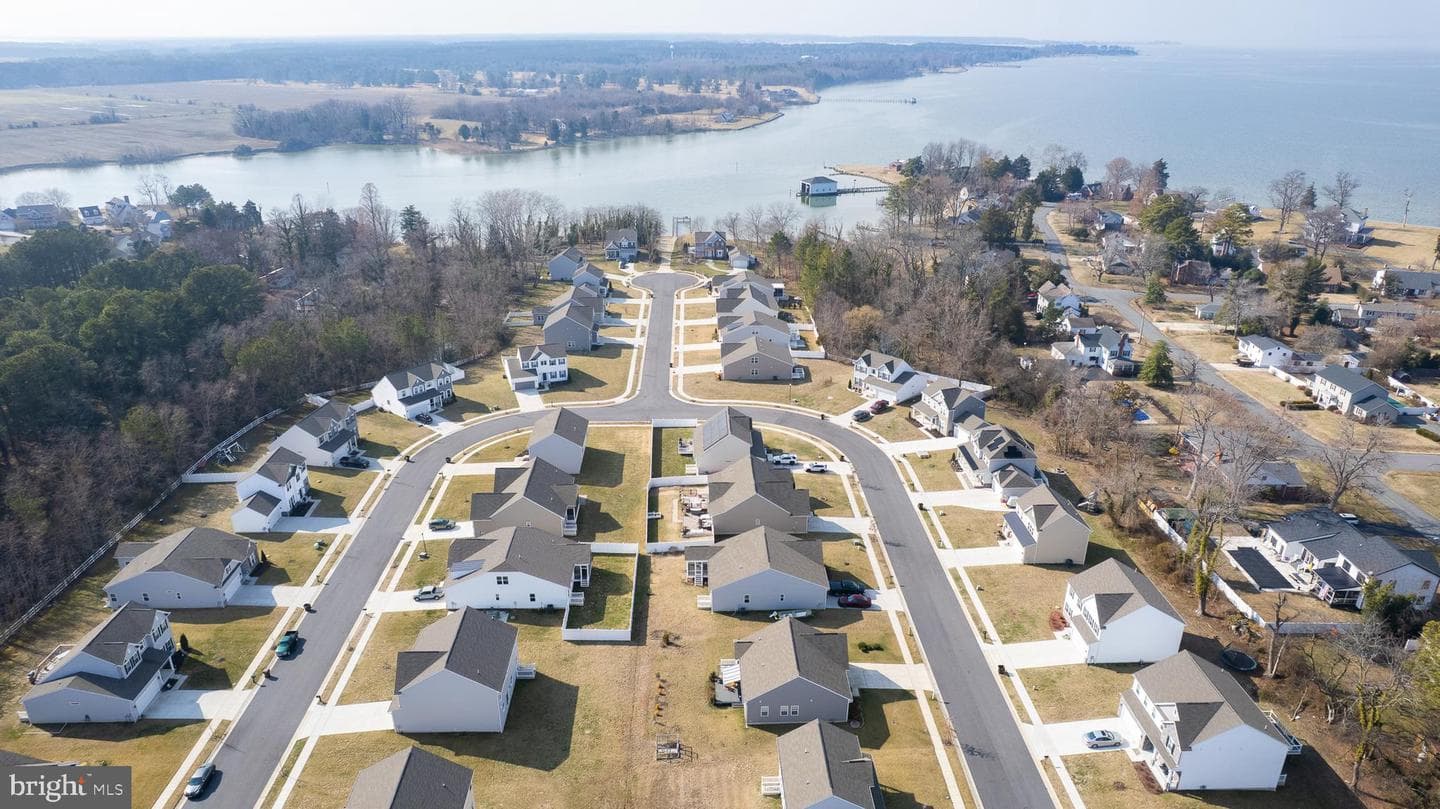 159 Regulator Drive N photo 31
