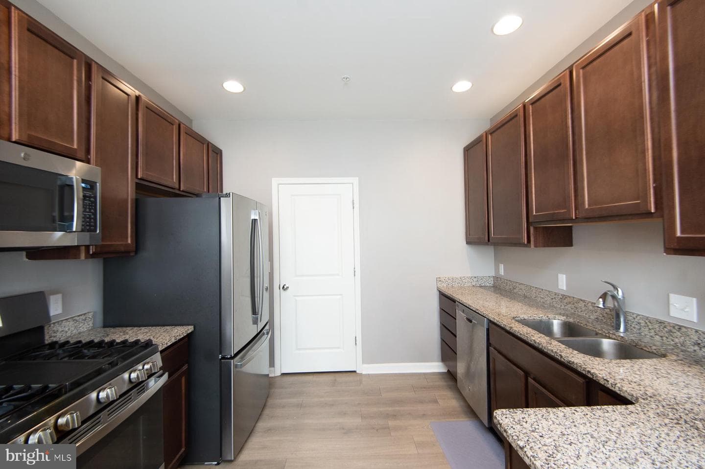 159 Regulator Drive N photo 9