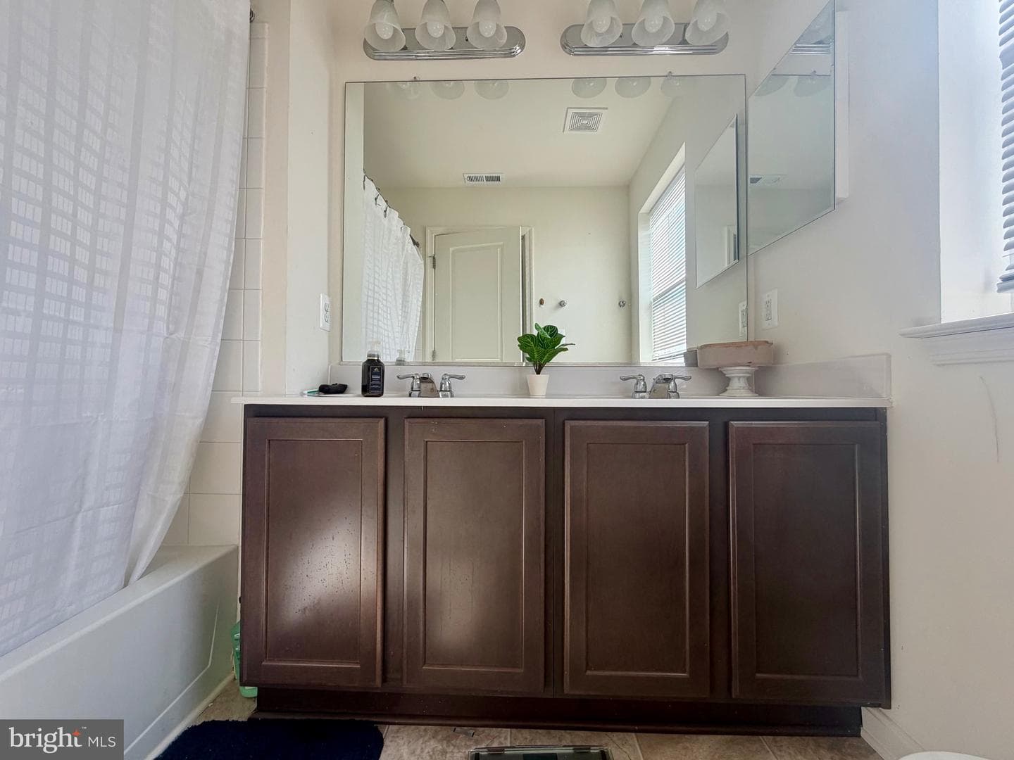 2520 Boeing Way photo 12