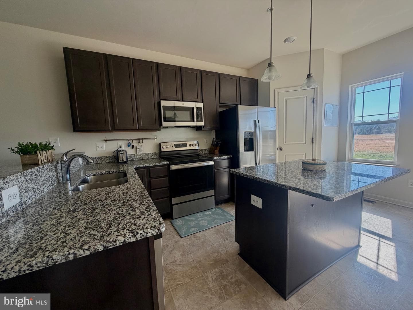 2520 Boeing Way photo 4