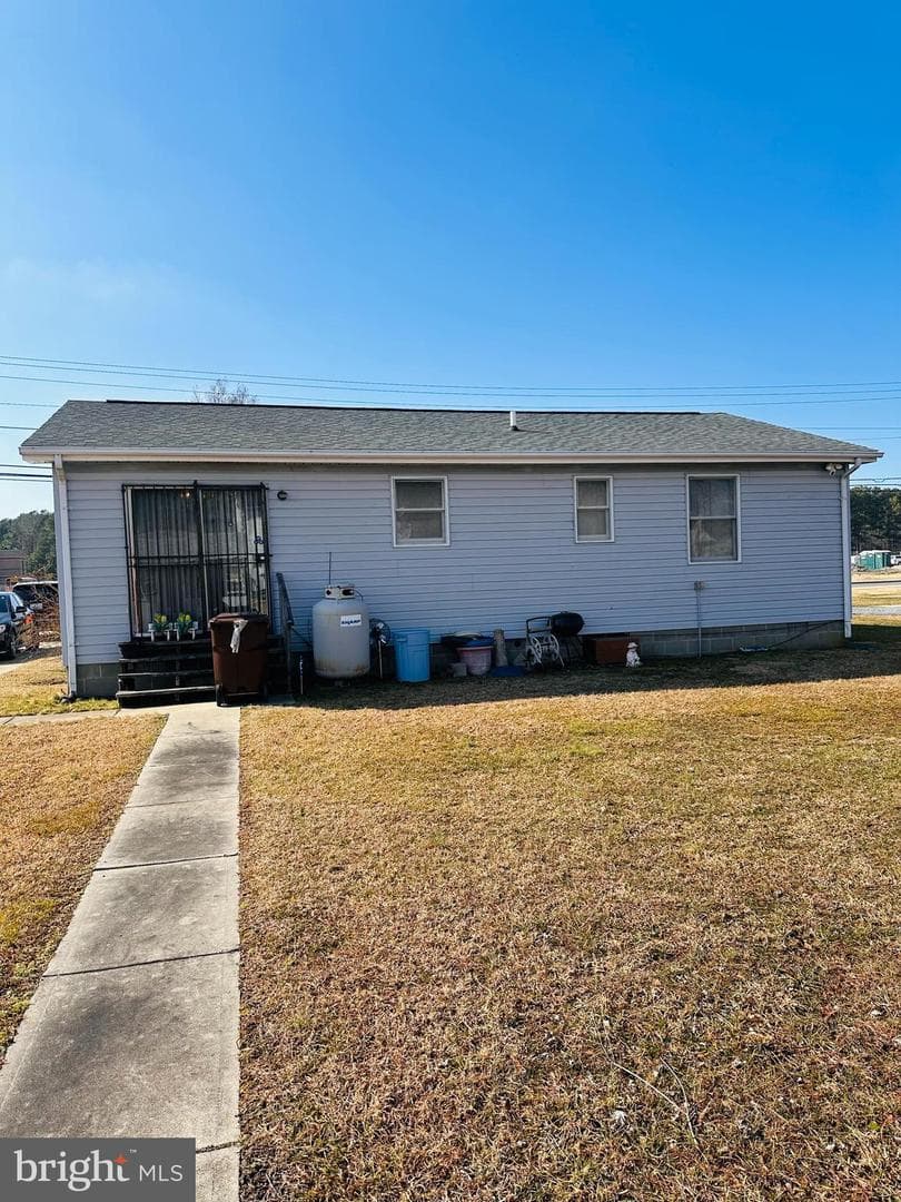 1114 Maces Lane photo 5