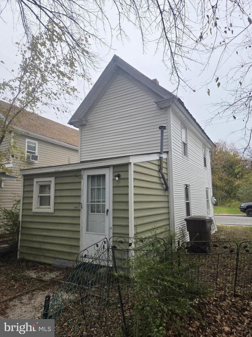 909 Pine Street photo 2