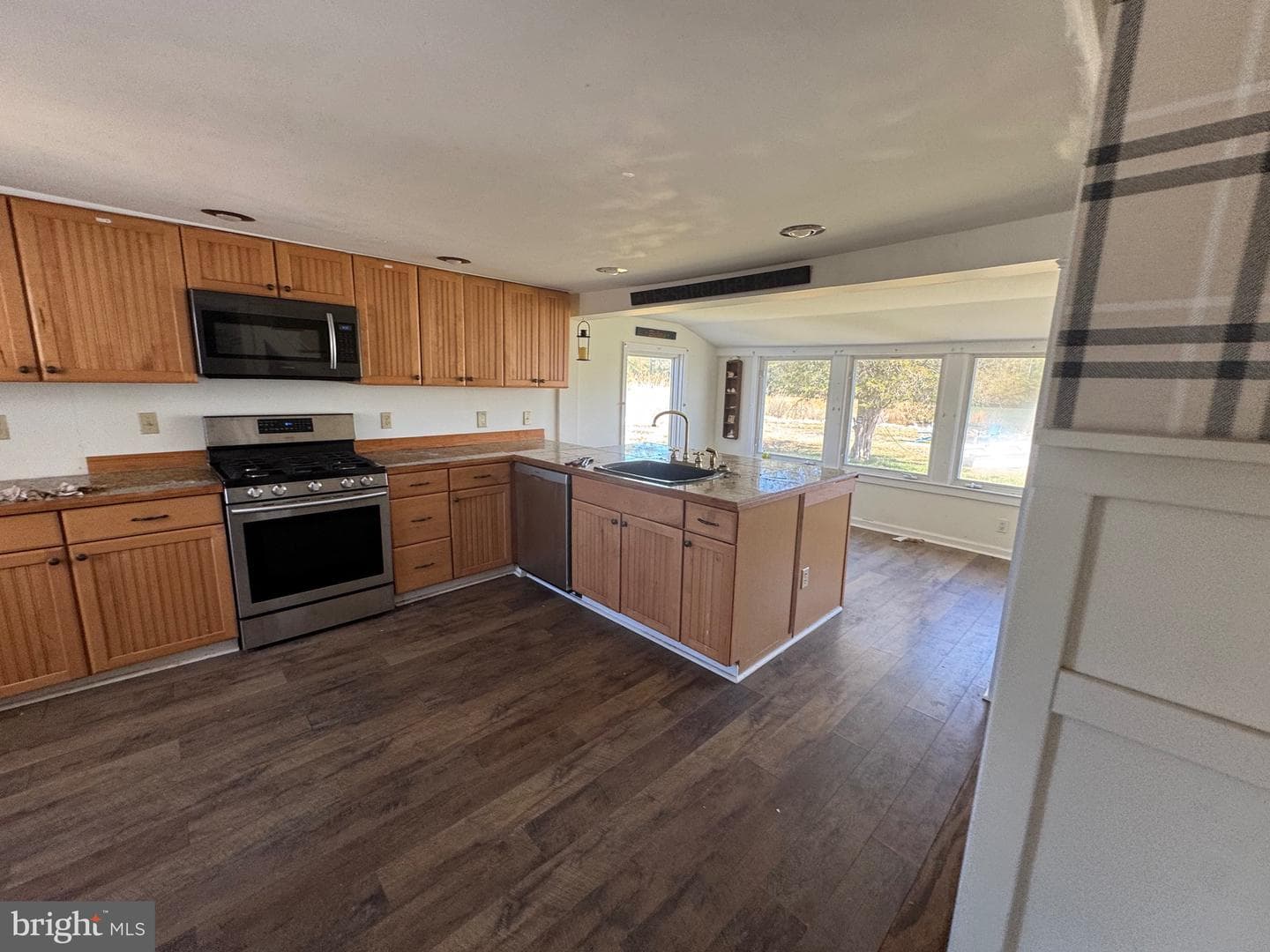 5511 Casson Neck Road photo 18