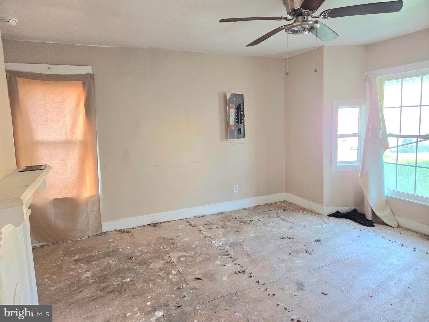 212 Main Street S photo 7