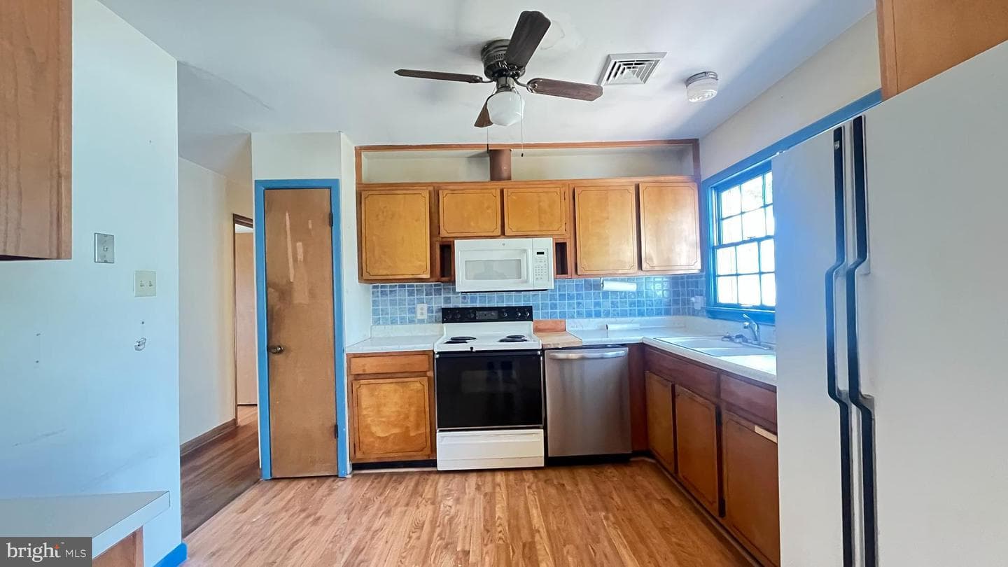 2203 Hambrooks Boulevard photo 25