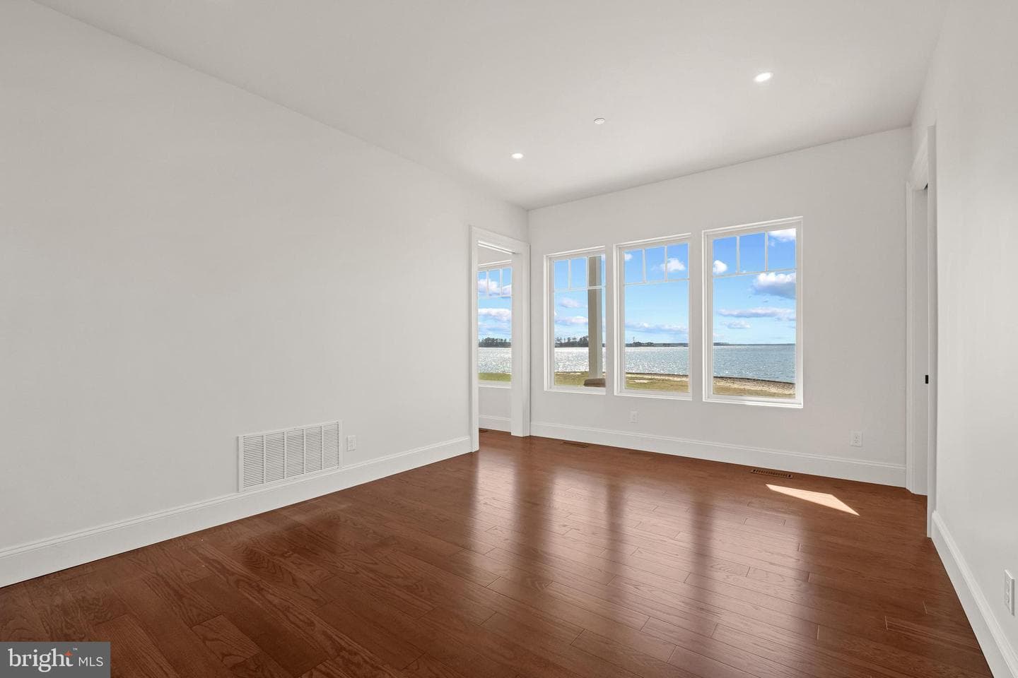 1301 Broadview Drive photo 24