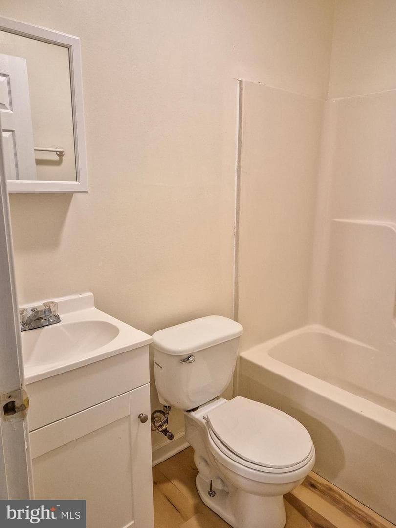 814 Center Street photo 5