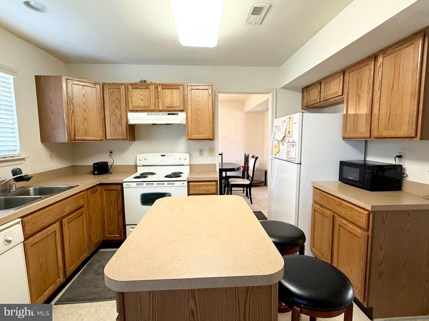 111 Martin Drive photo 11