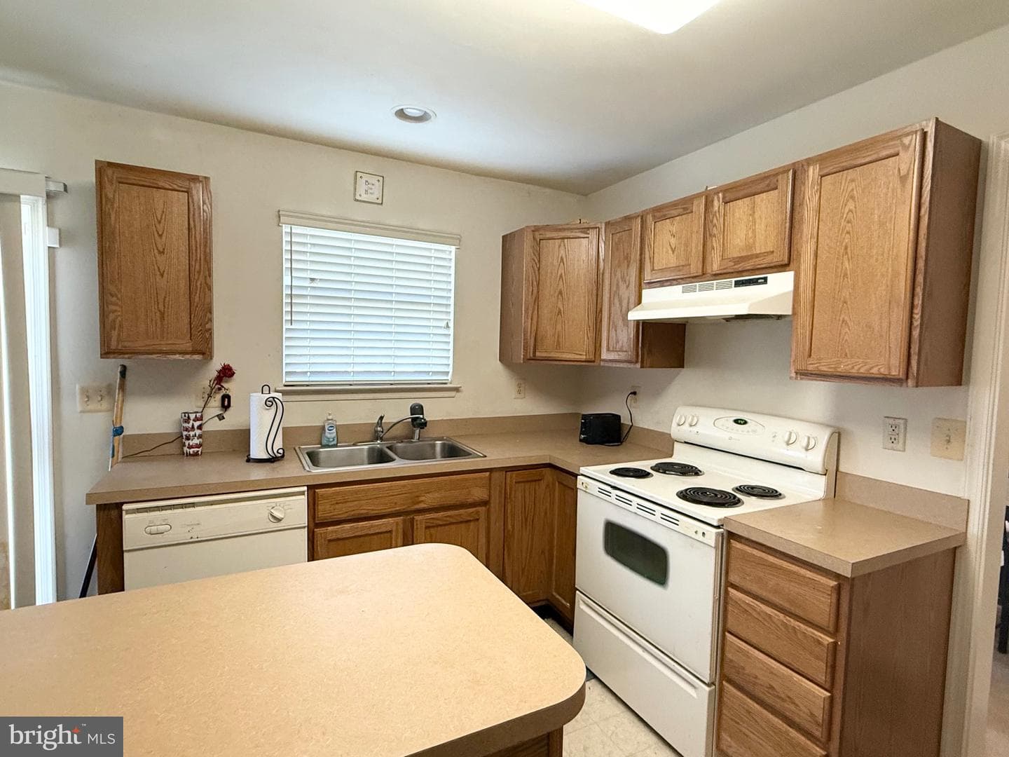 111 Martin Drive photo 12