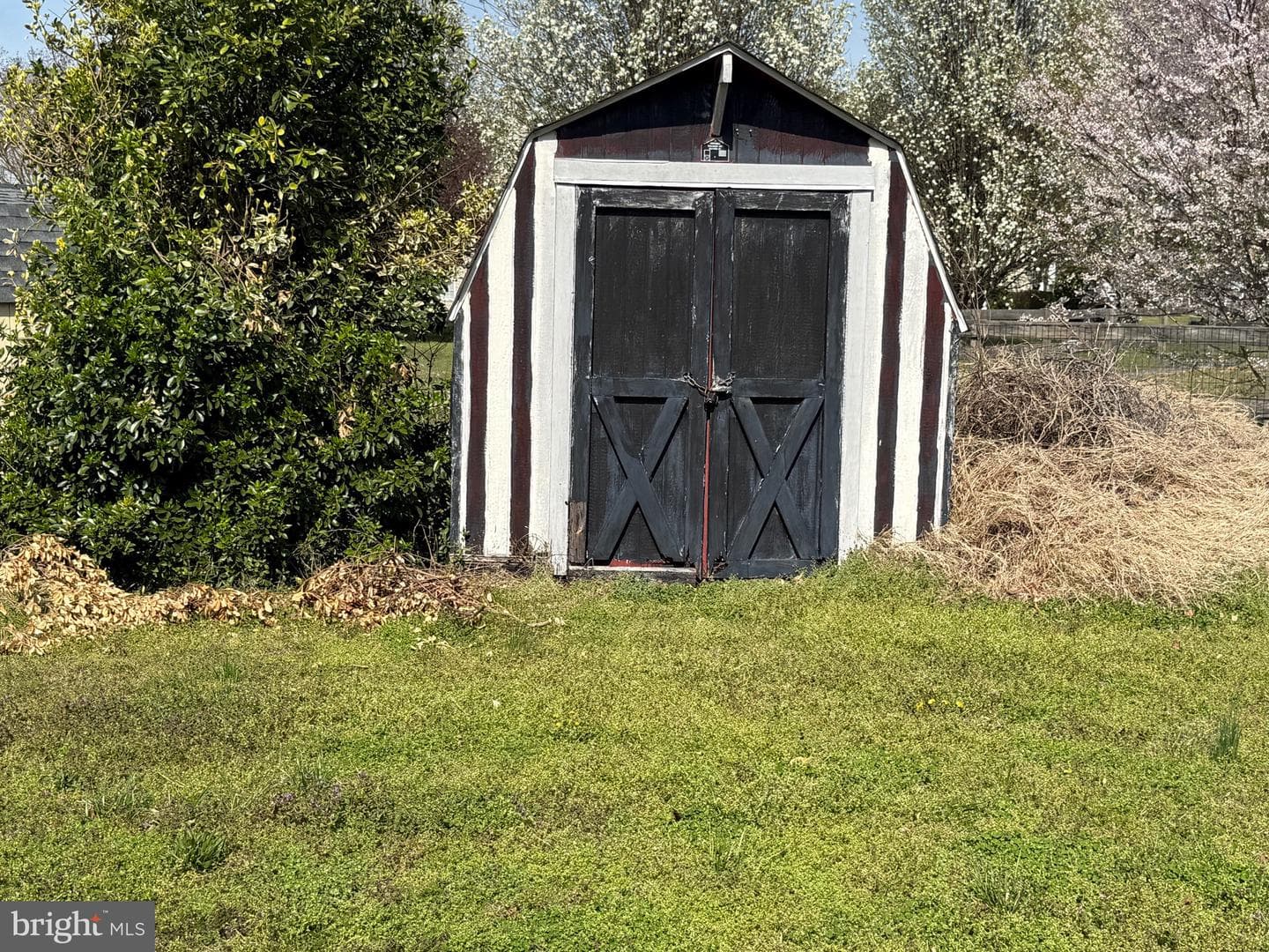 111 Martin Drive photo 27
