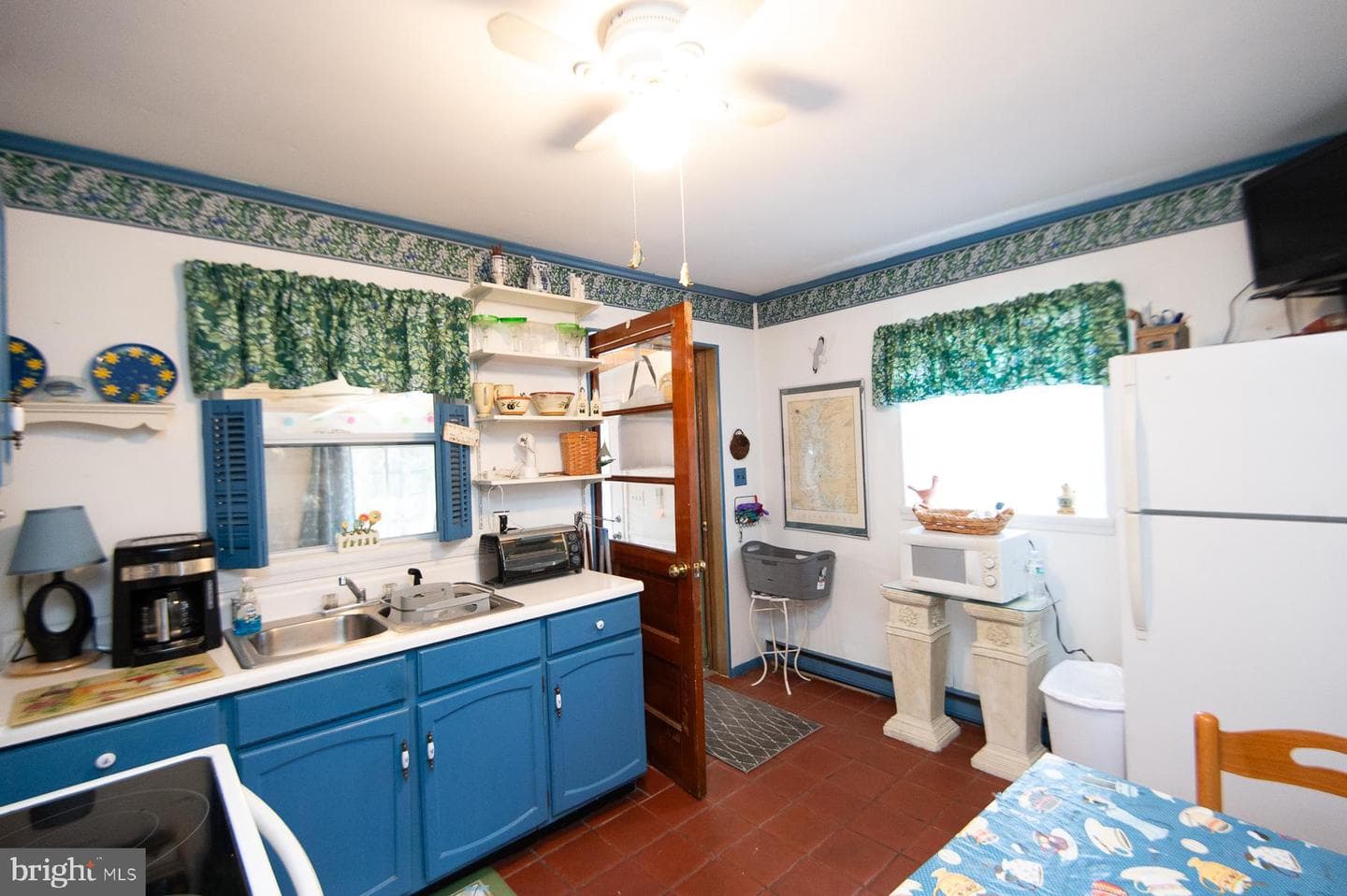 819 Seabreeze Road photo 10