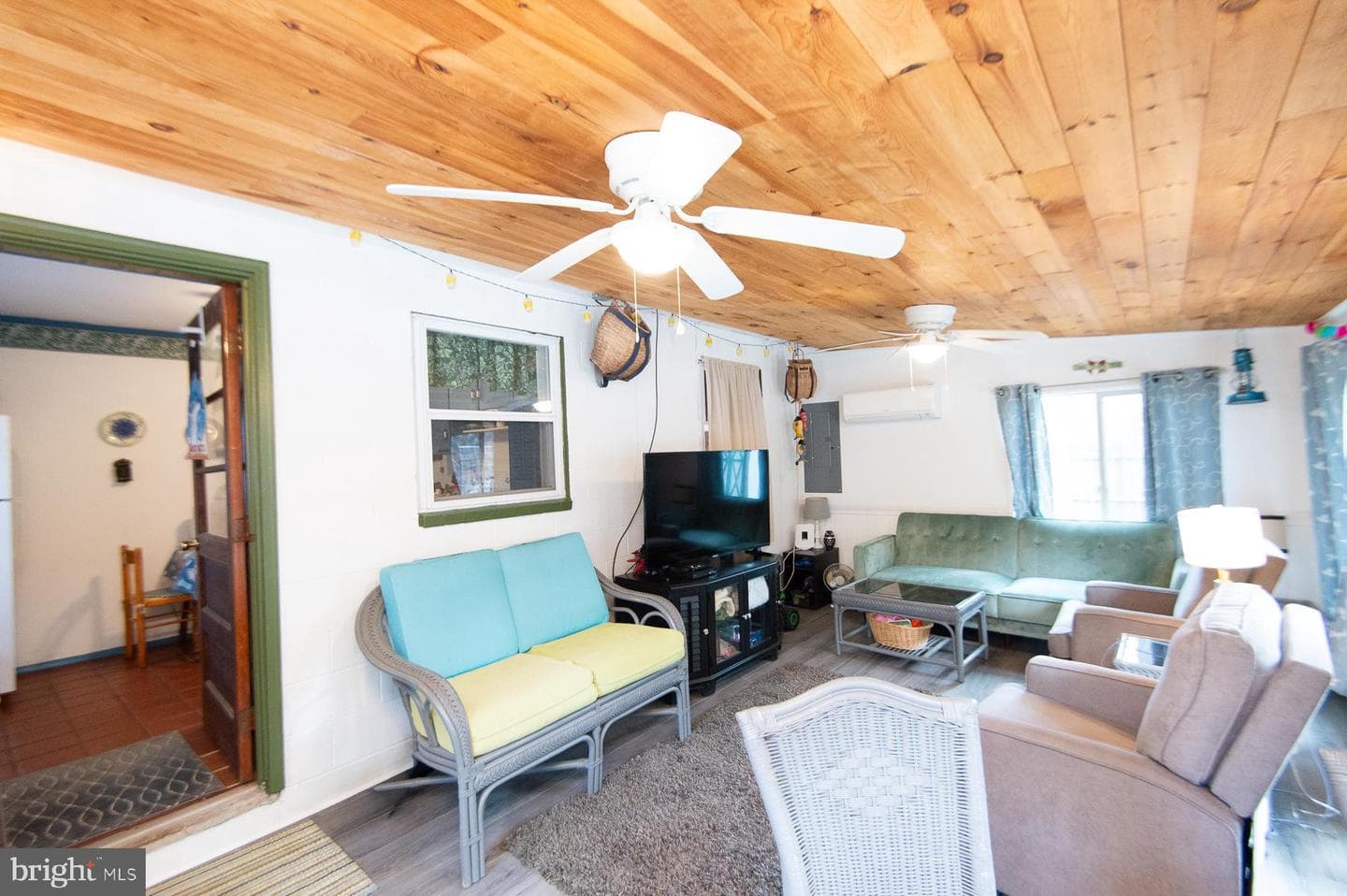 819 Seabreeze Road photo 19