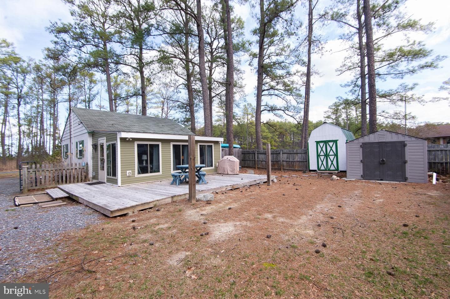 819 Seabreeze Road photo 22