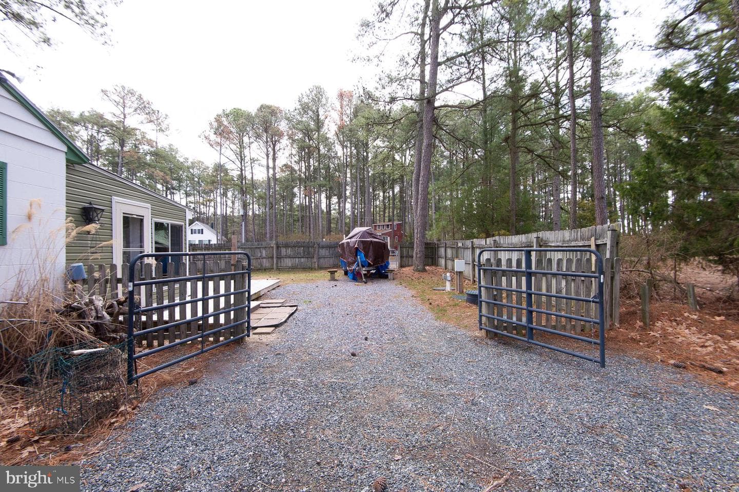 819 Seabreeze Road photo 27