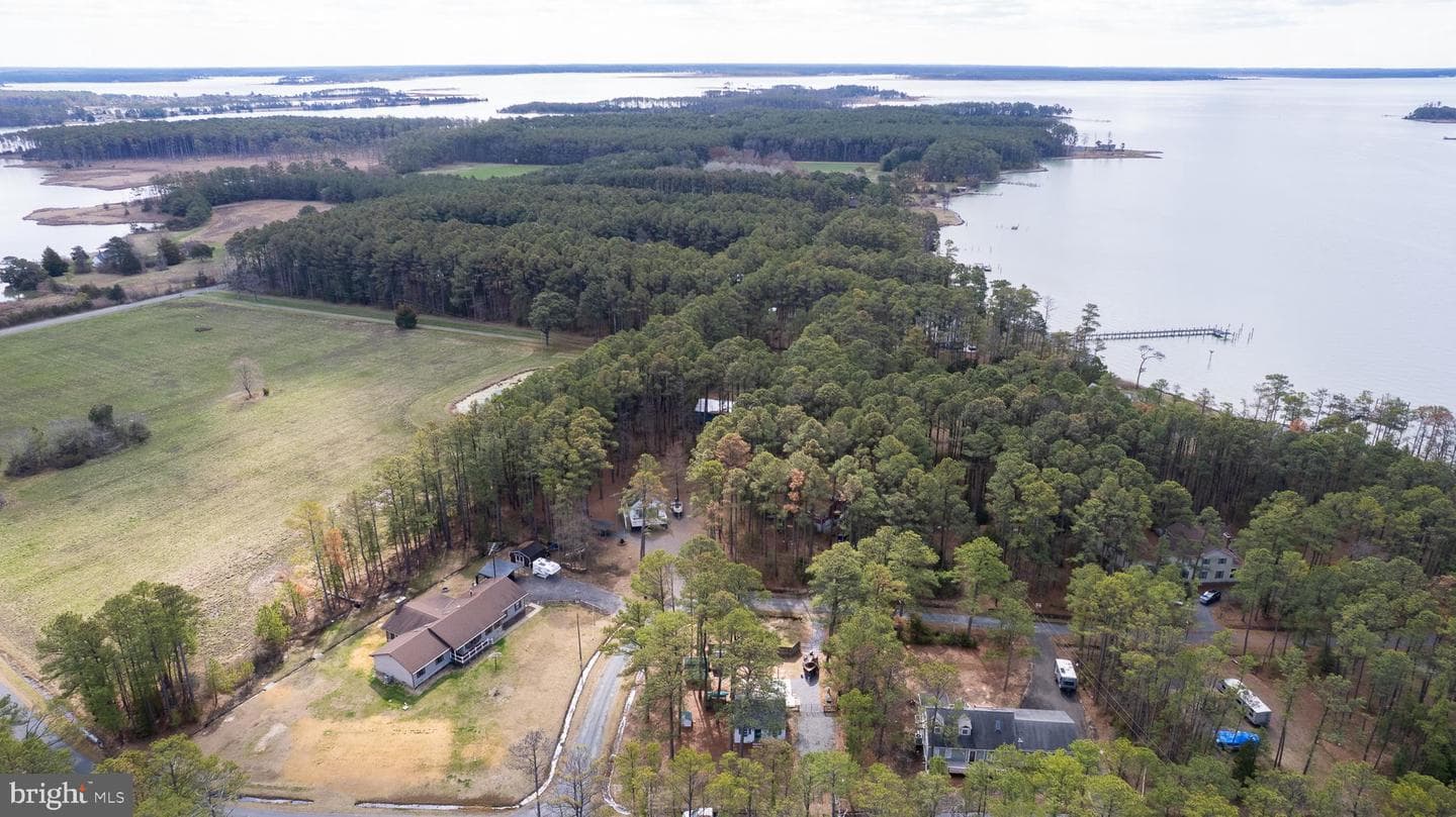 819 Seabreeze Road photo 29