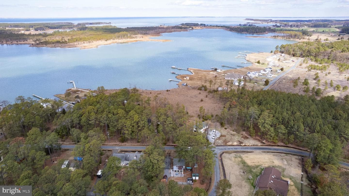 819 Seabreeze Road photo 31
