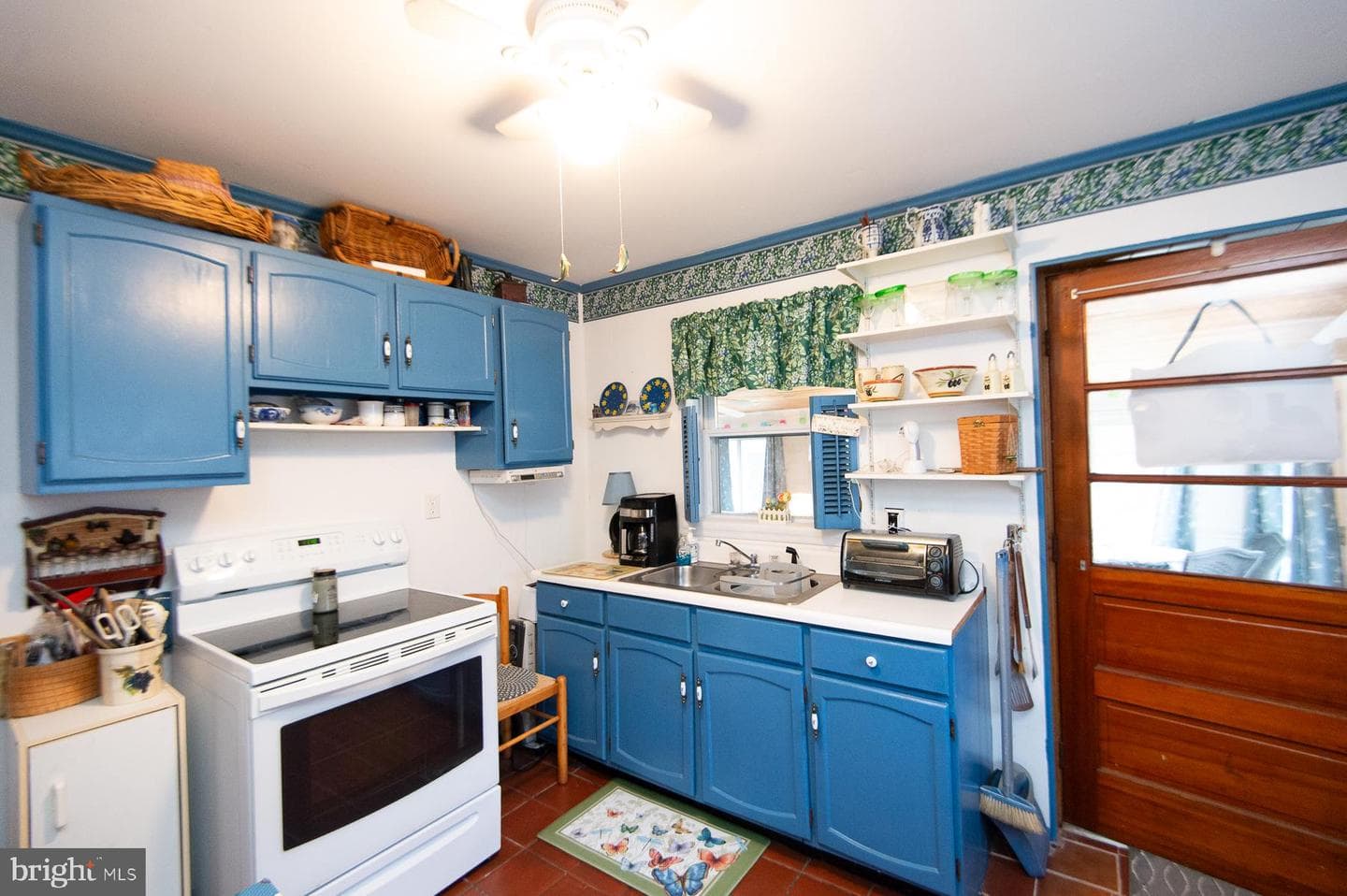 819 Seabreeze Road photo 9