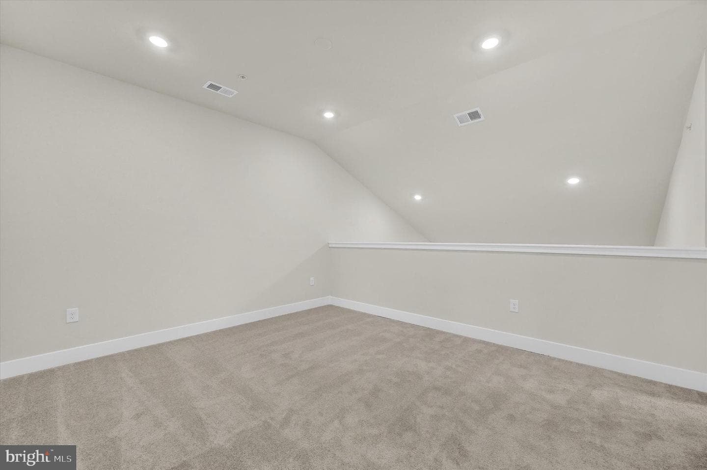 2137 Winterberry Lane photo 13