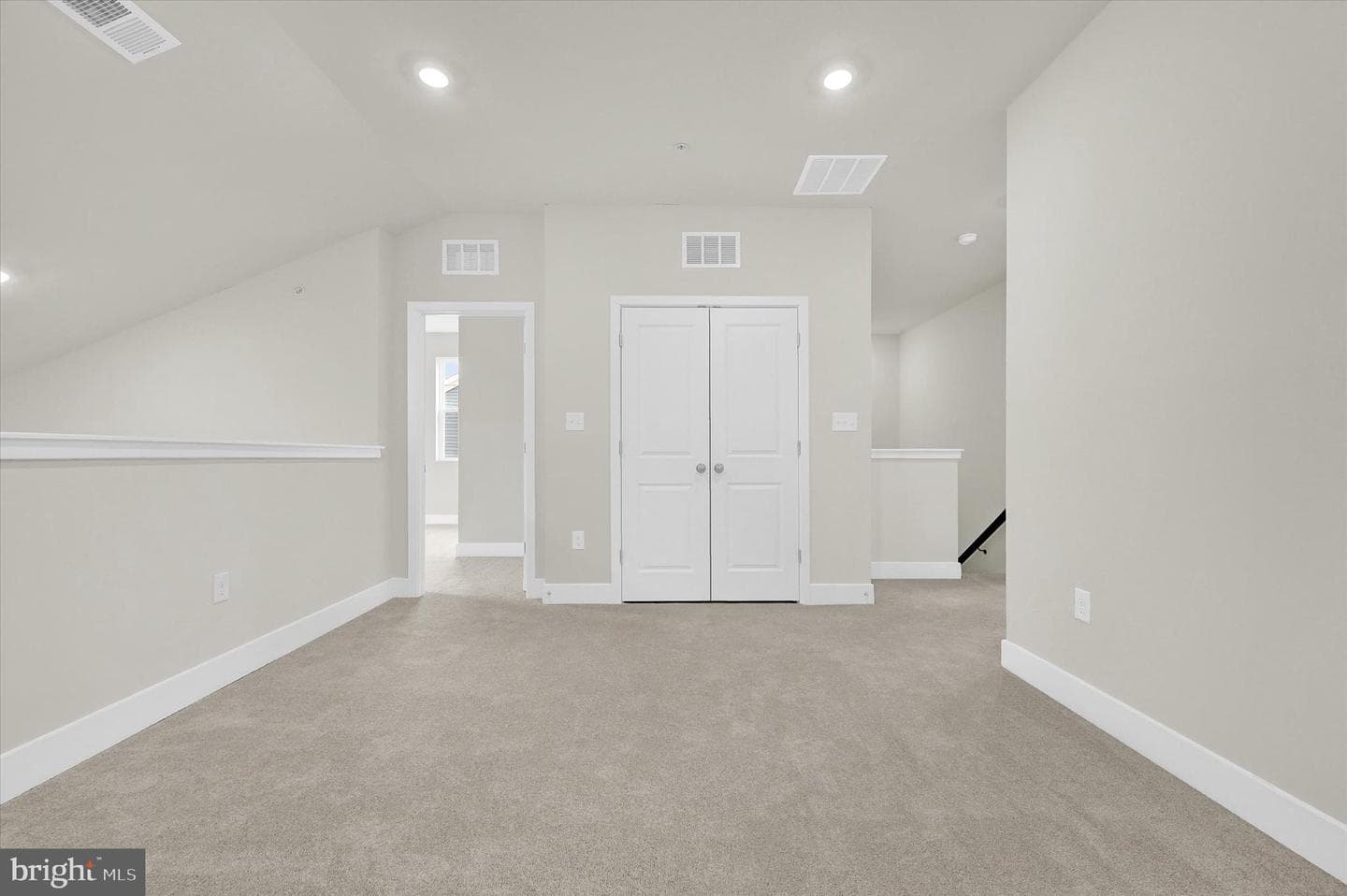 2137 Winterberry Lane photo 14