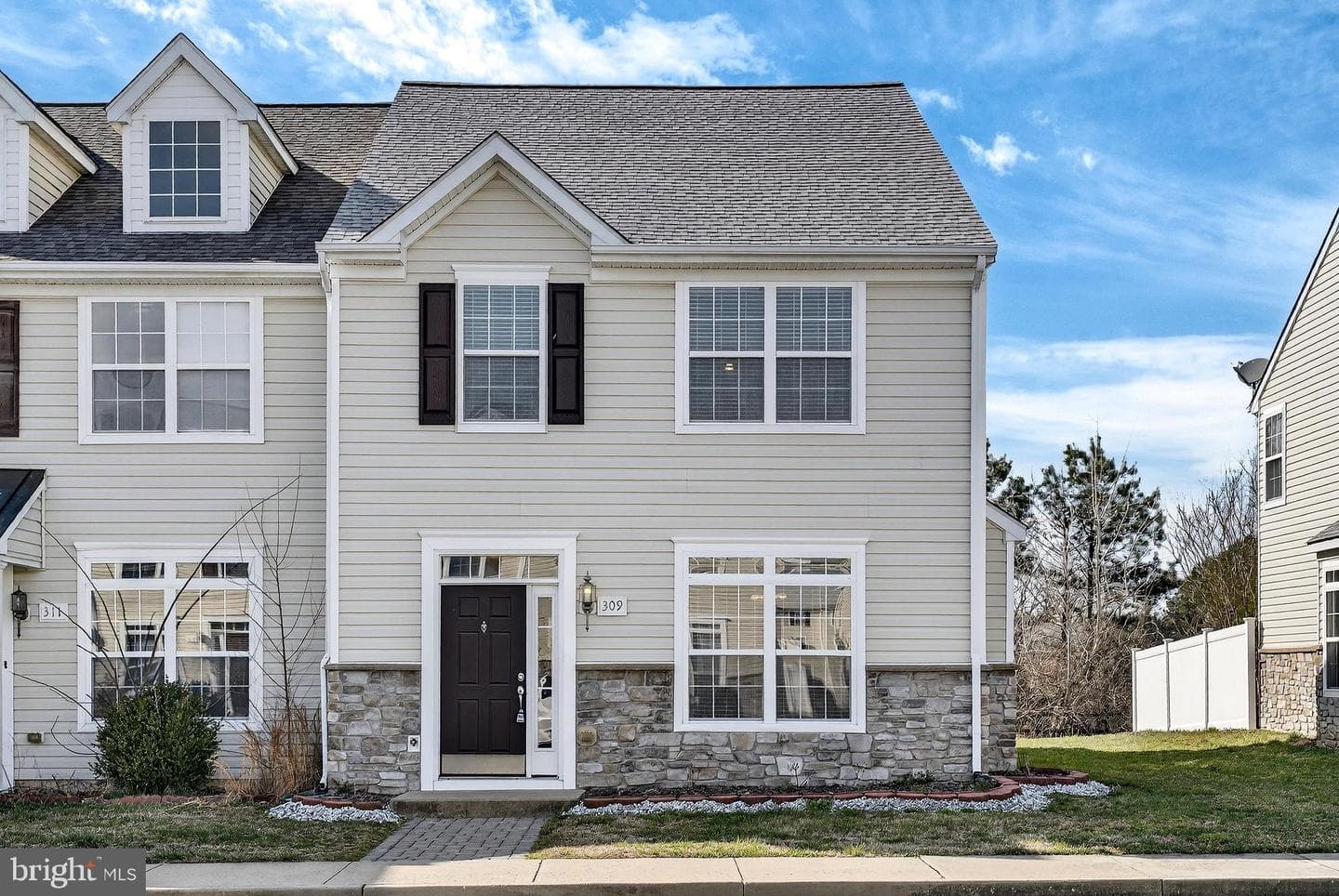 309 Old Squaw Court #30984582, Cambridge