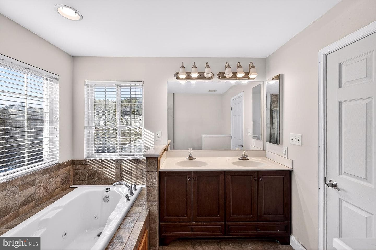 309 Old Squaw Court #30984582 photo 33