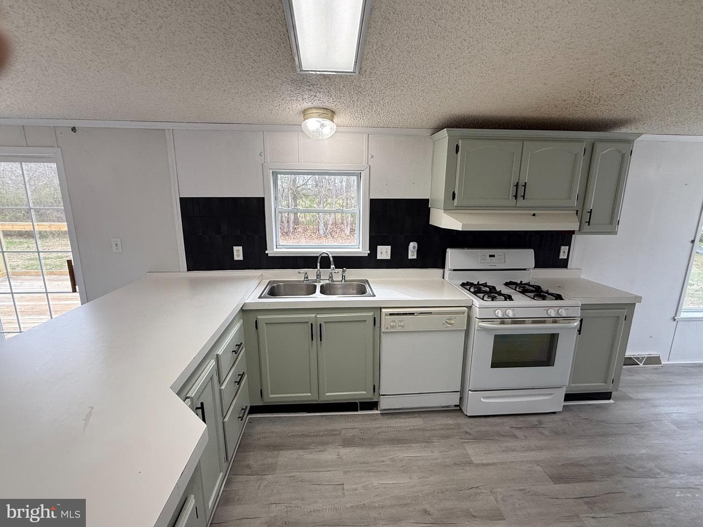 5959 Heritage Road photo 9