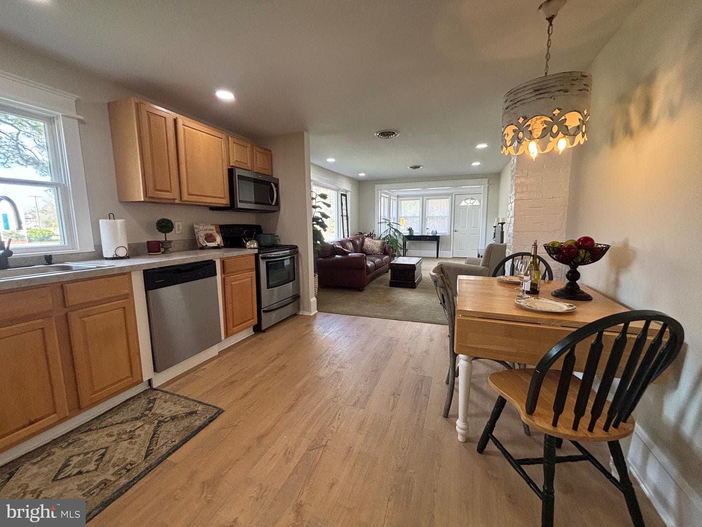 1209 Bayly Road photo 6