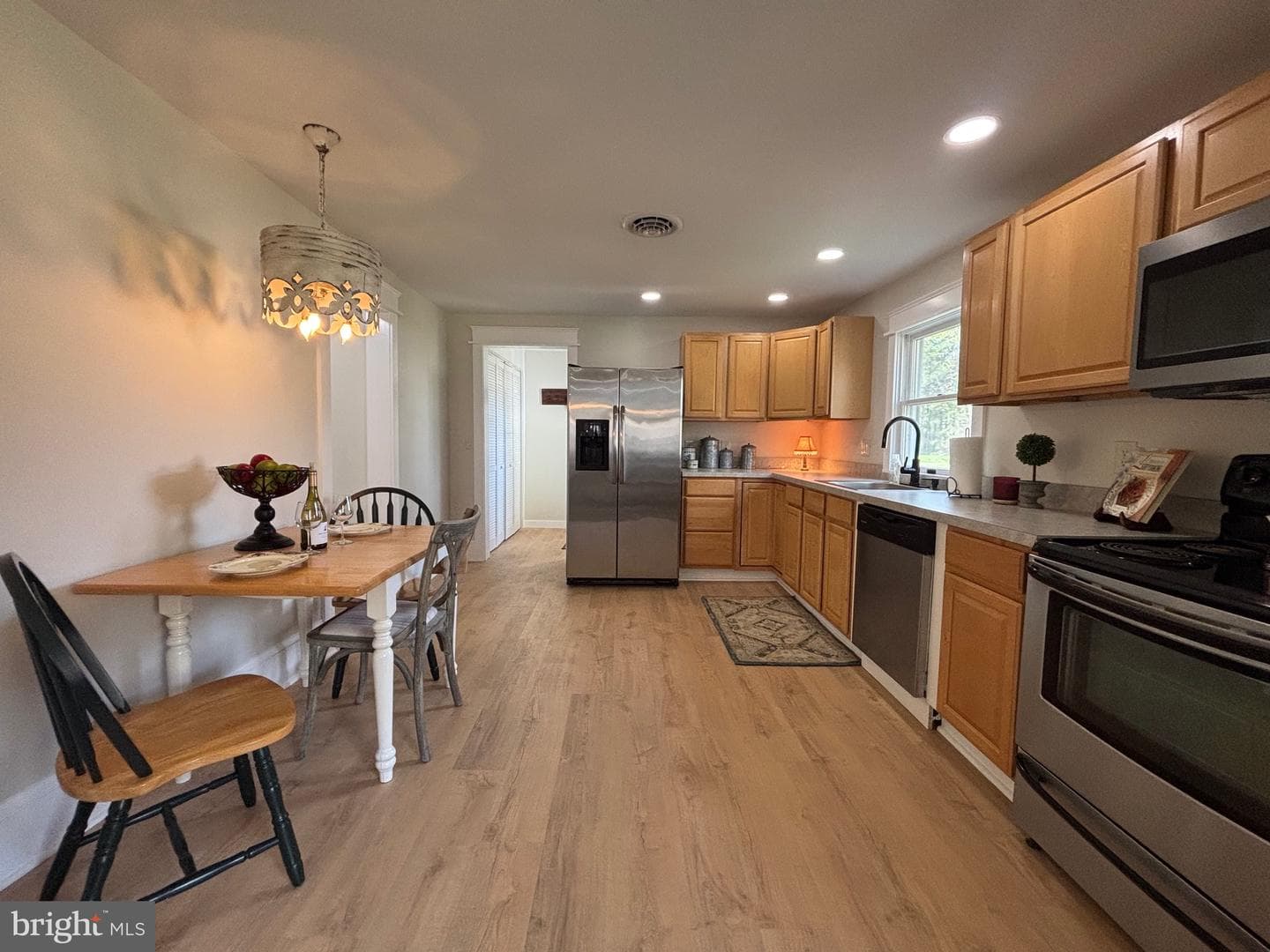 1209 Bayly Road photo 8