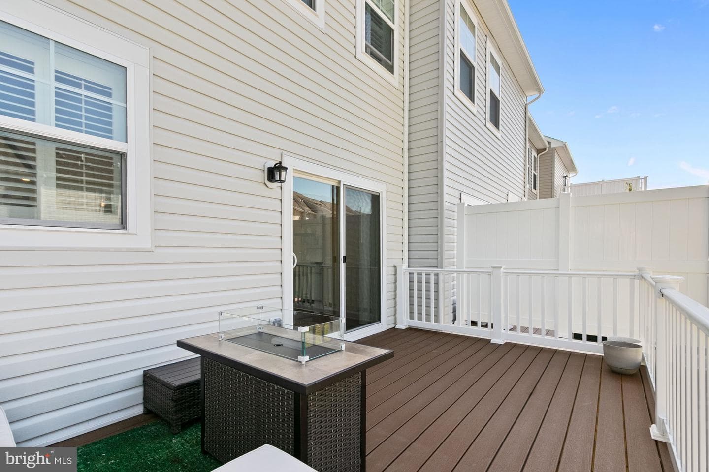 340 Shipyard Drive photo 16