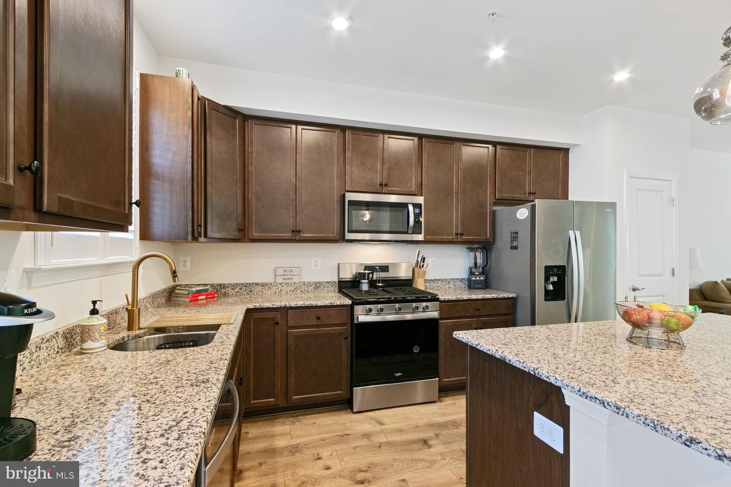 340 Shipyard Drive photo 17