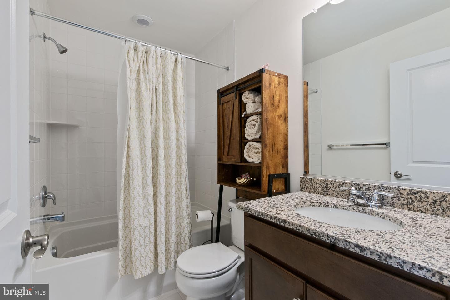 340 Shipyard Drive photo 31