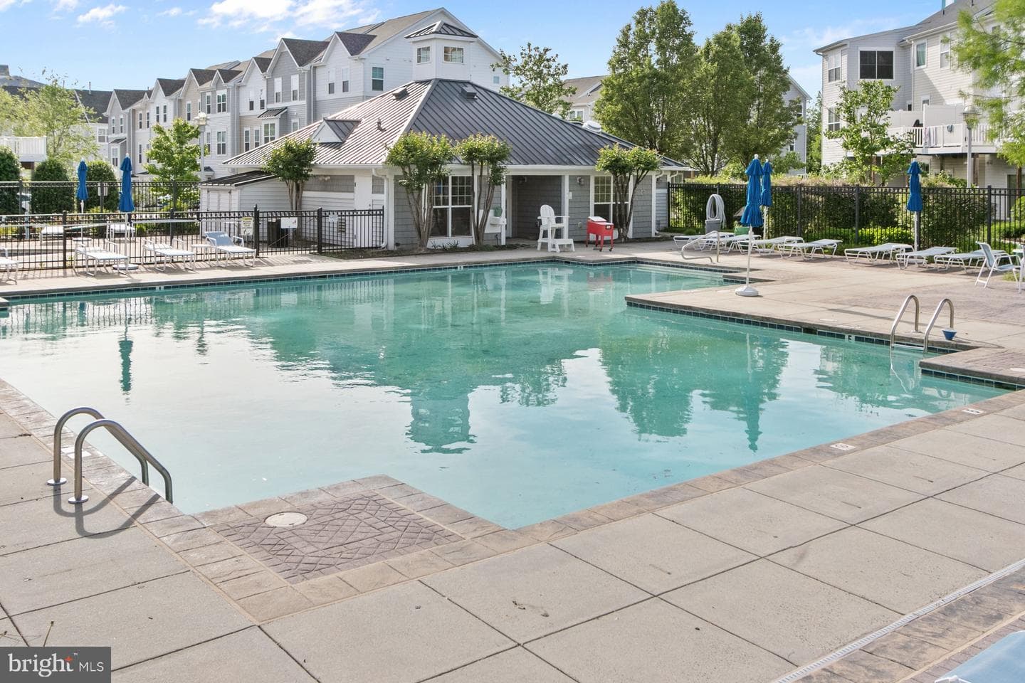340 Shipyard Drive photo 34