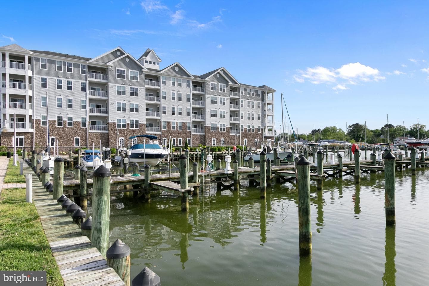 340 Shipyard Drive photo 35