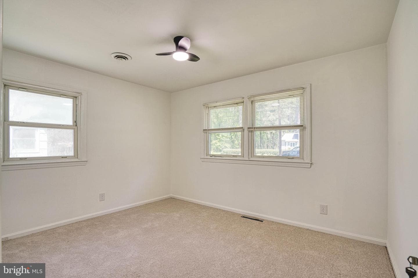 10 Bay View Avenue photo 21