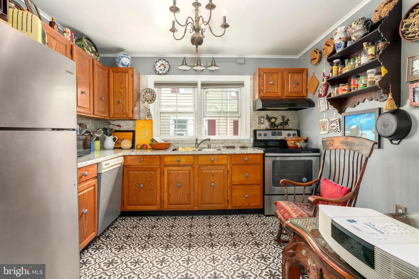 408 Bayly Avenue photo 15