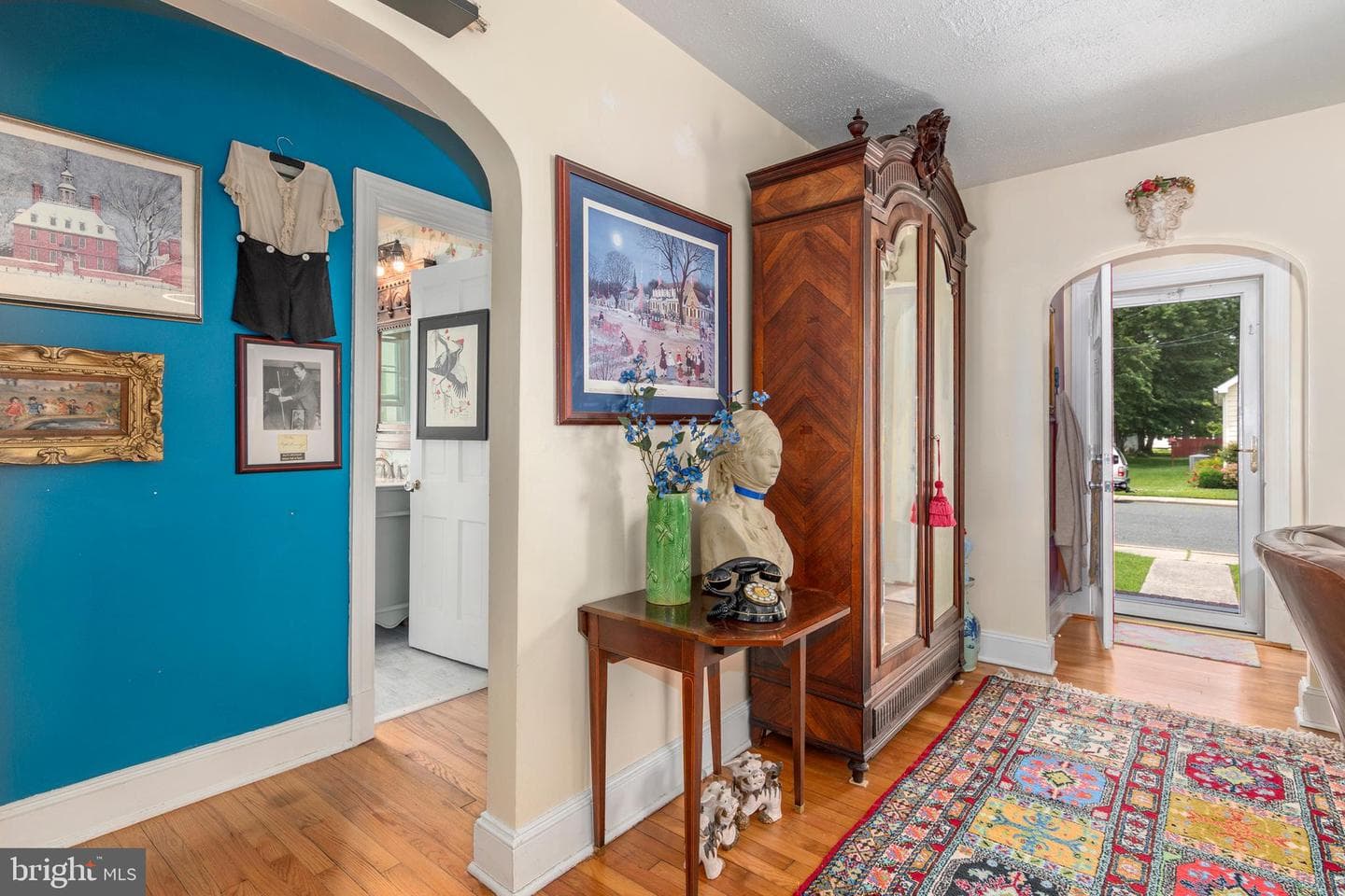 408 Bayly Avenue photo 8
