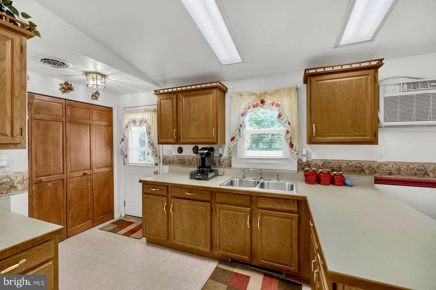 6933 Backlanding Road photo 11