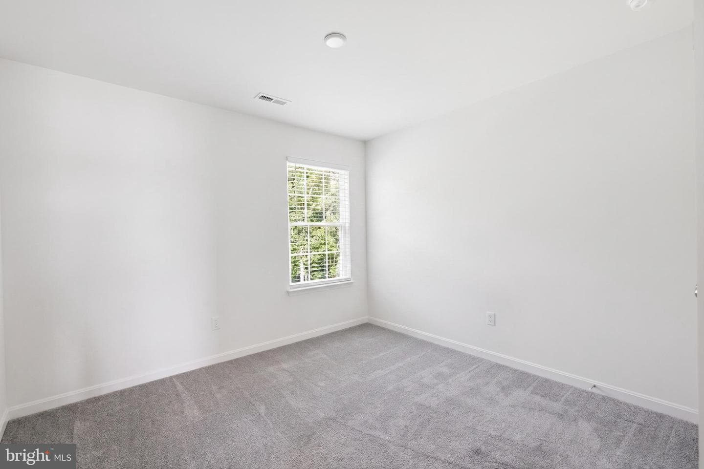 146 Regulator Drive N photo 18