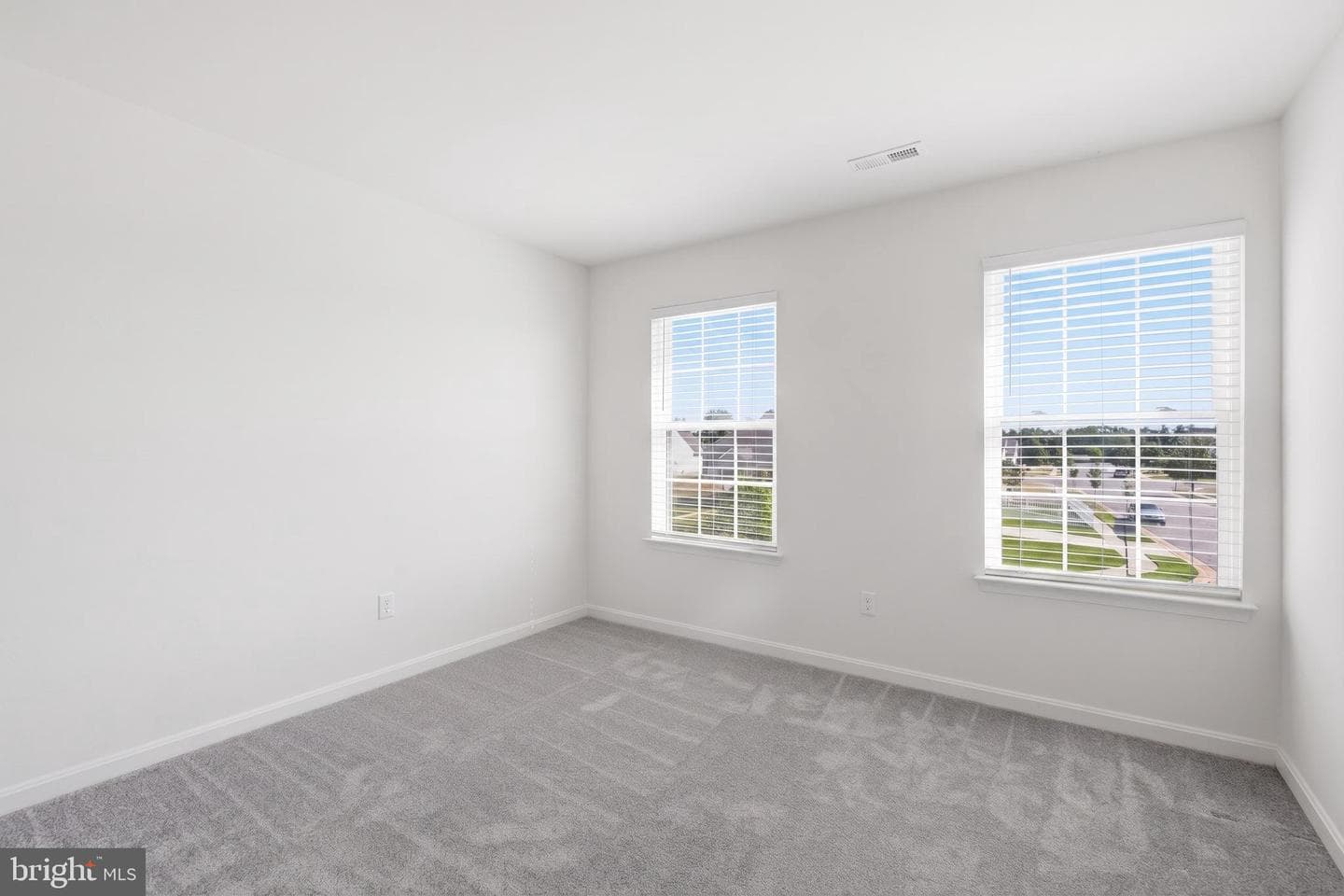 146 Regulator Drive N photo 21
