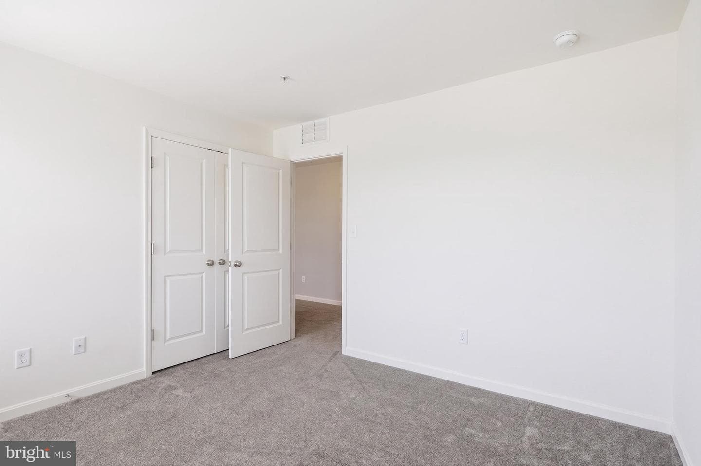 146 Regulator Drive N photo 22