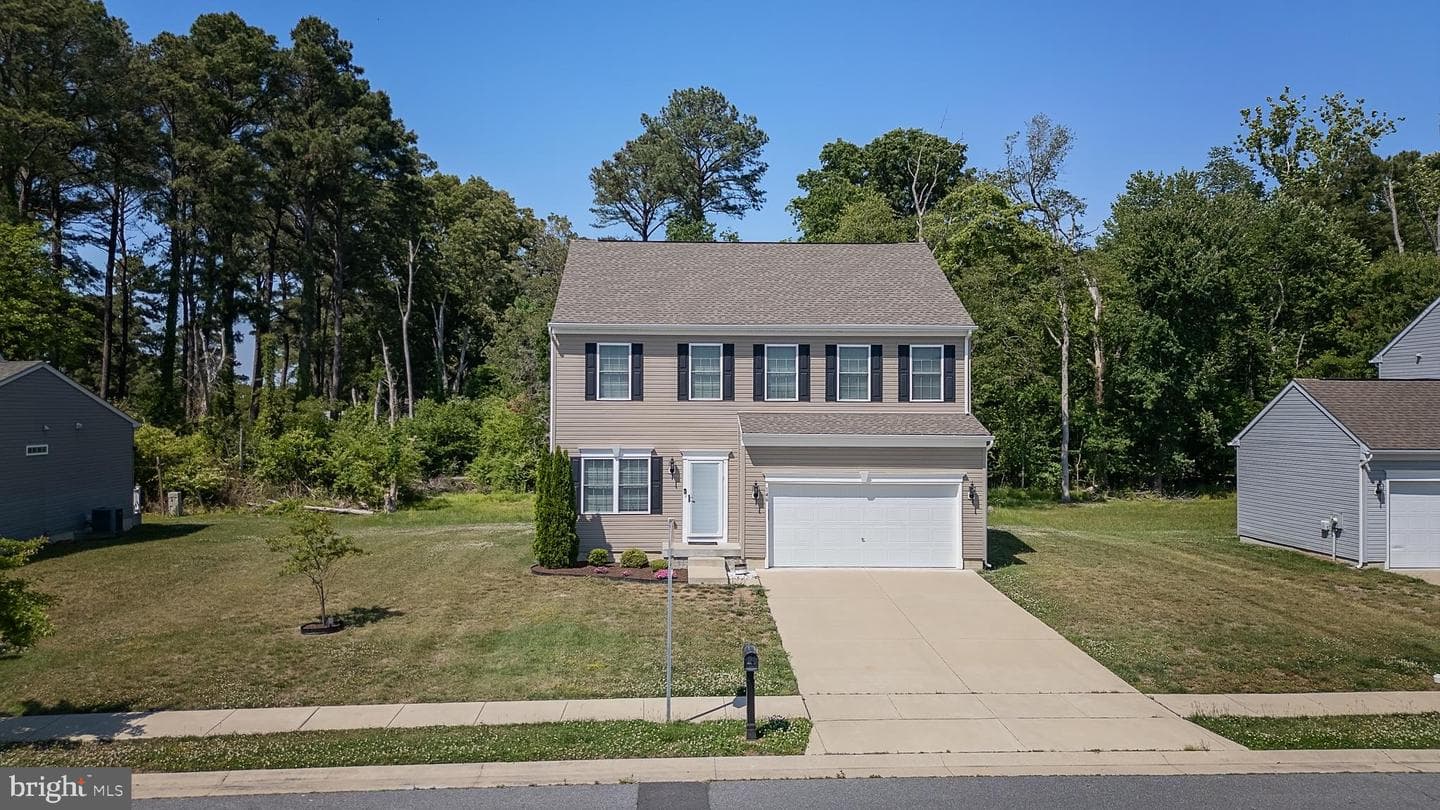 146 Regulator Drive N photo 33
