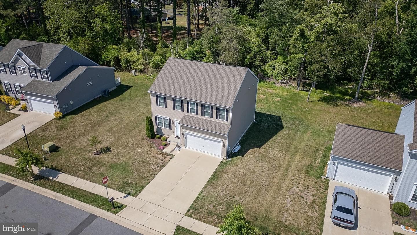 146 Regulator Drive N photo 35